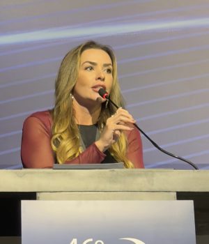  Nina Novaes Azevedo